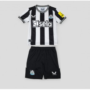 Newcastle United kläder Barn 2023-24 Hemmatröja Kortärmad (+ korta byxor)